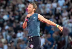 Chris Martin trolls ‘legitimate couple’ at Coldplay concert after catching Astronomer CEO on kiss cam