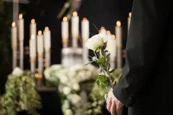 Dear Abby: Should I attend my friend’s mom’s funeral when she dies?
