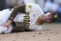 Padres reliever Jason Adam carted off field with ruptured quadriceps tendon